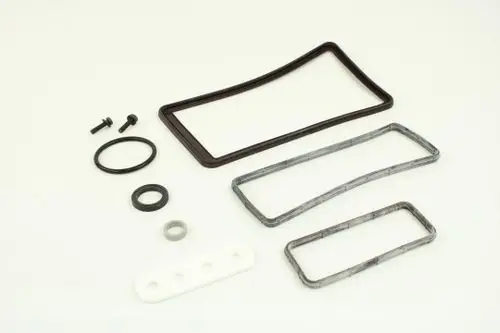 Dichtungs-Set von Bosch mit verschiedenen O-Ringen und Dichtungen in unterschiedlichen Formen, gefertigt aus Gummi und Kunststoff, zur Verwendung in technischen Anwendungen.